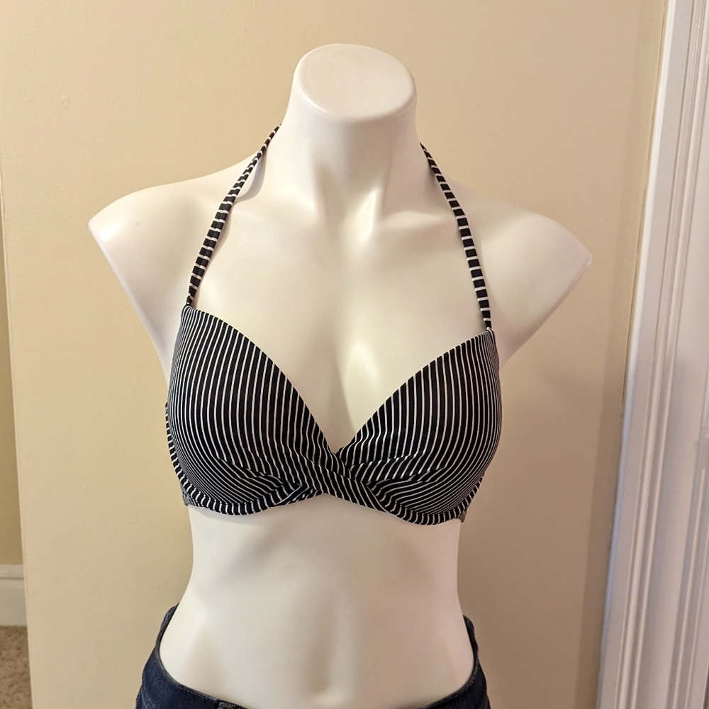 Shade & Shore black and white striped bikini top size 36 C